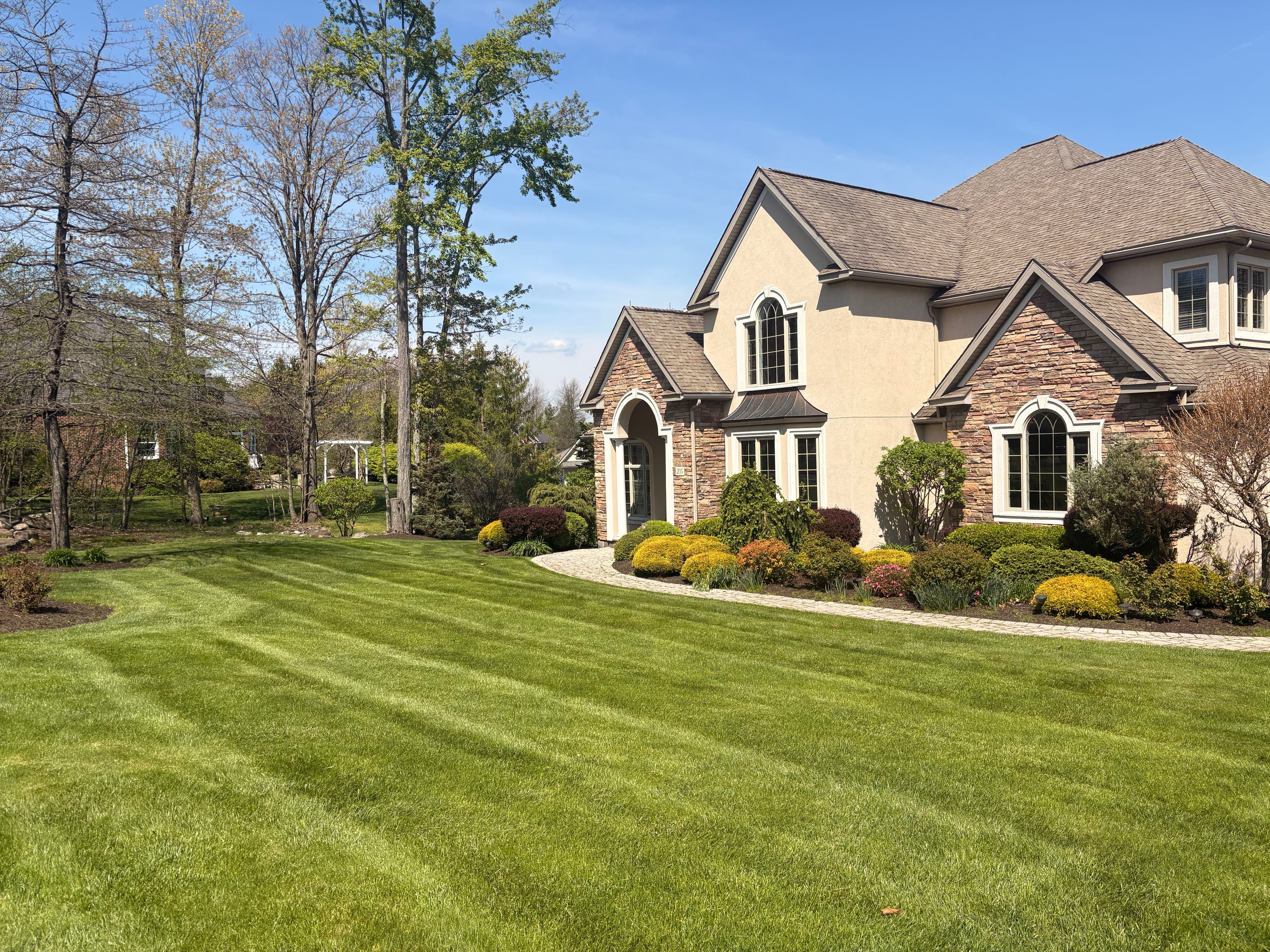 Project A Well-Kept Lawn Frames Your Home Better Than Anything Else image